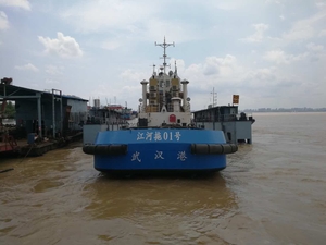 “江河拖01号”拖轮